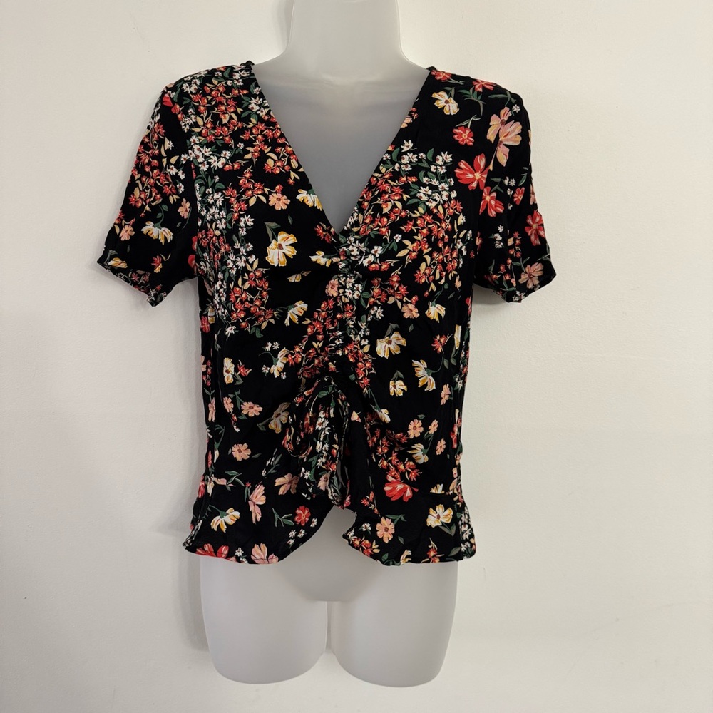 Floral V-Neck Ruffle Hem Top